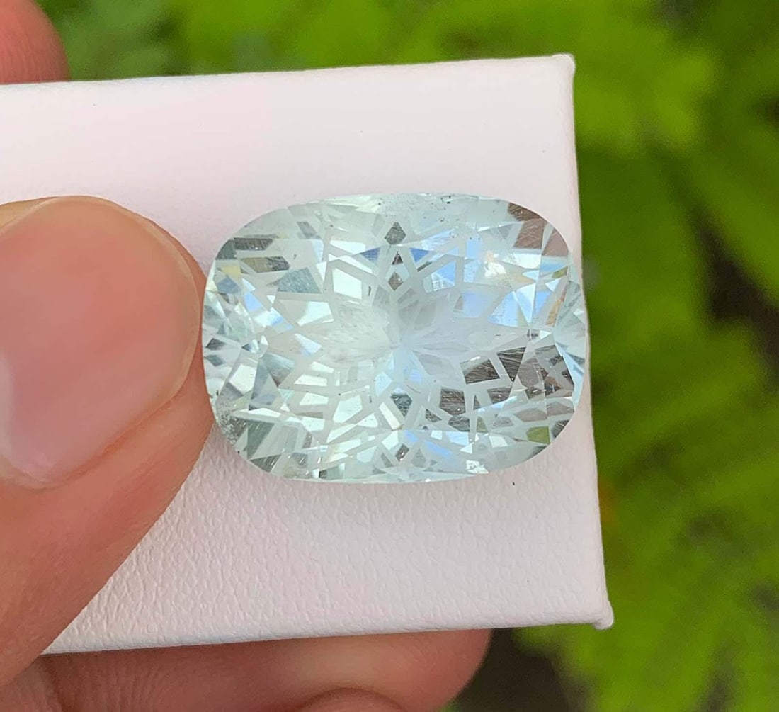 Natural Aquamarine Gemstone: 24.18 Carat Fancy Flower Cut, Pakistan Origin - 3