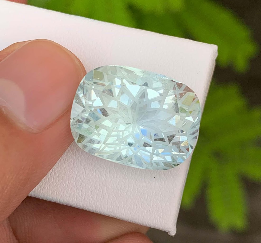 Natural Aquamarine Gemstone: 24.18 Carat Fancy Flower Cut, Pakistan Origin - 4