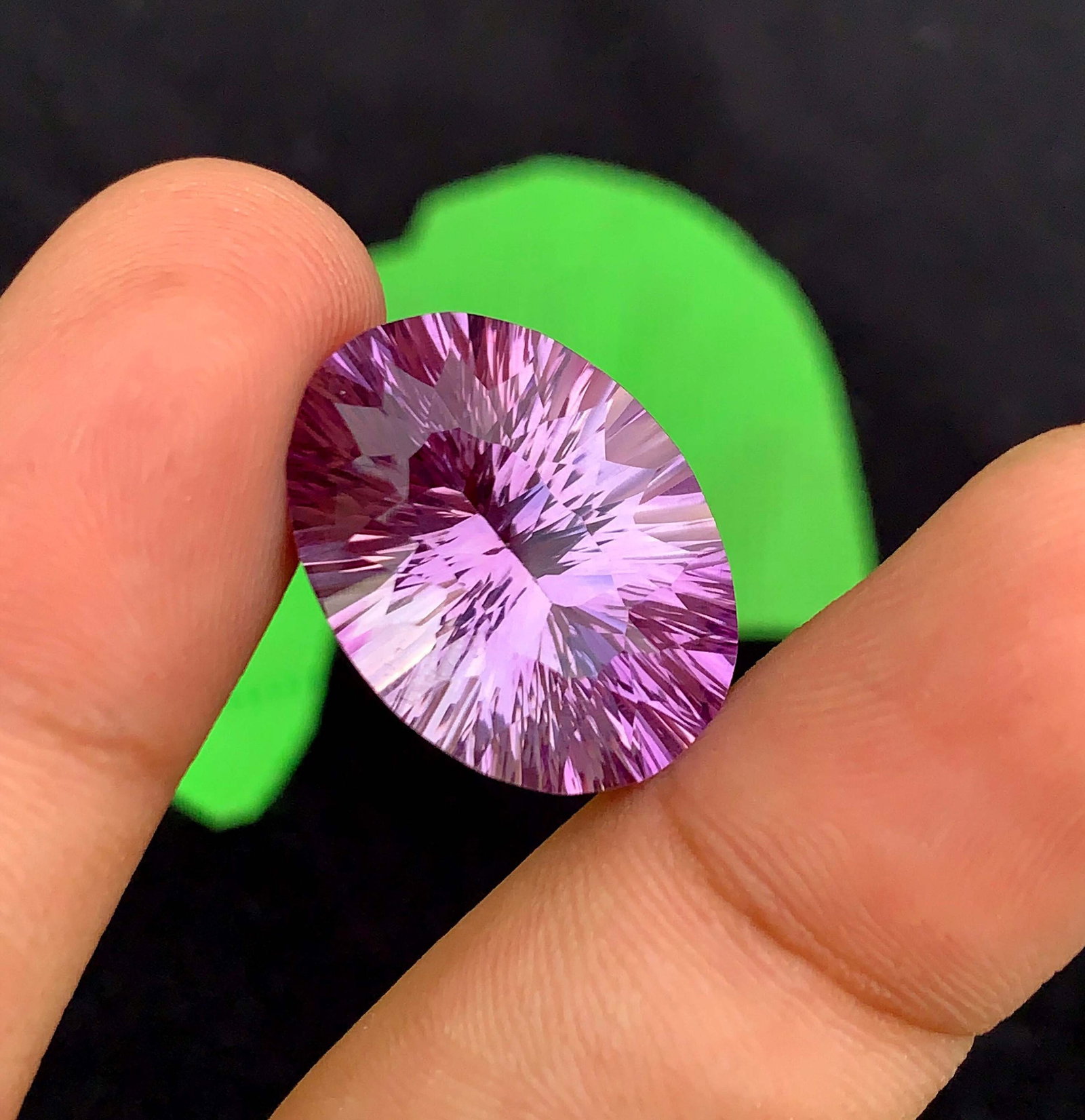 Natural Amethyst Gemstone: Exquisite Fancy Cut, 24.60 Carats - 3
