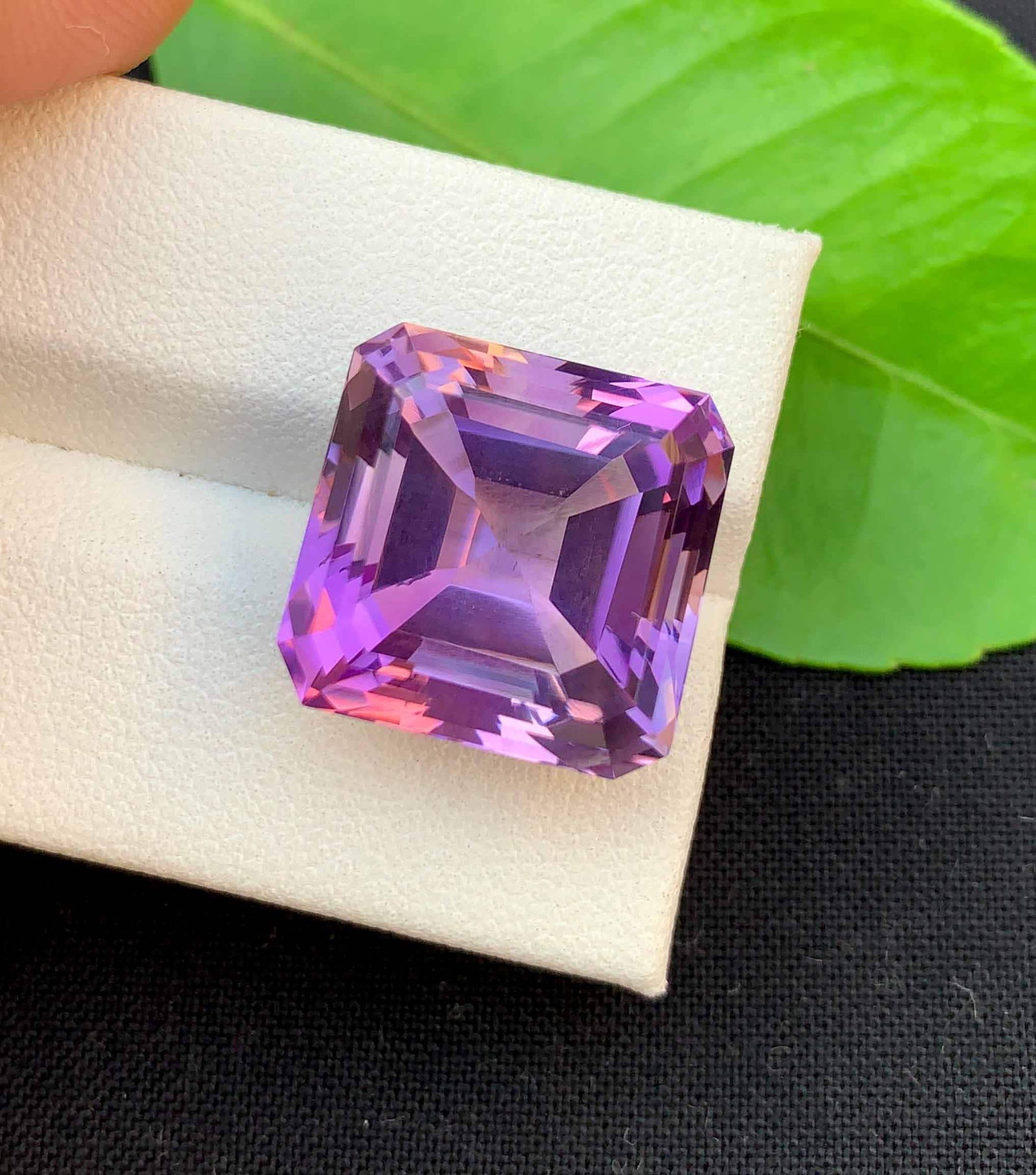 Natural Pinkish Purple Amethyst Gemstone: Asscher Cut, 19.80 Carats - 4
