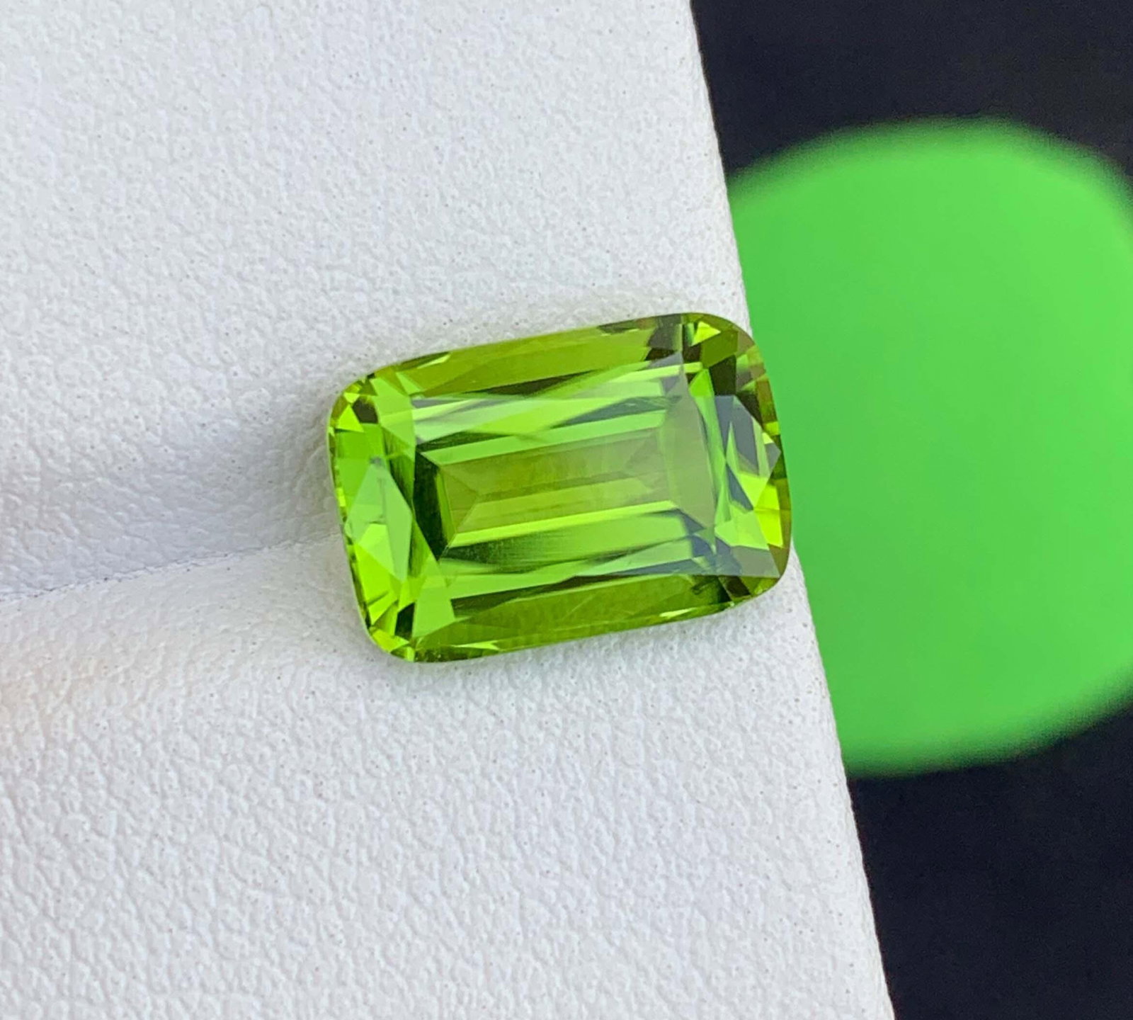 Cushion Cut Peridot Gemstone: Natural August Birthstone, Pakistan (4.24 carats) (1 of 5)