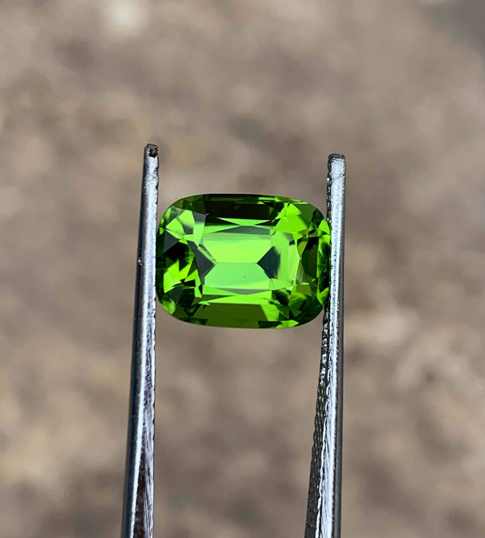 Natural Green Peridot Gemstone: Cushion Cut, August Birthstone, Pakistan Origin: Highlights Supplies for making crafts Materials: Gemstone: Peridot Carat weight: 4.15 Natural Peridot Gemstones, Cushion Cut Peridot Loose Gemstone From Pakistan, August Birthstone weight : 4.15 carat