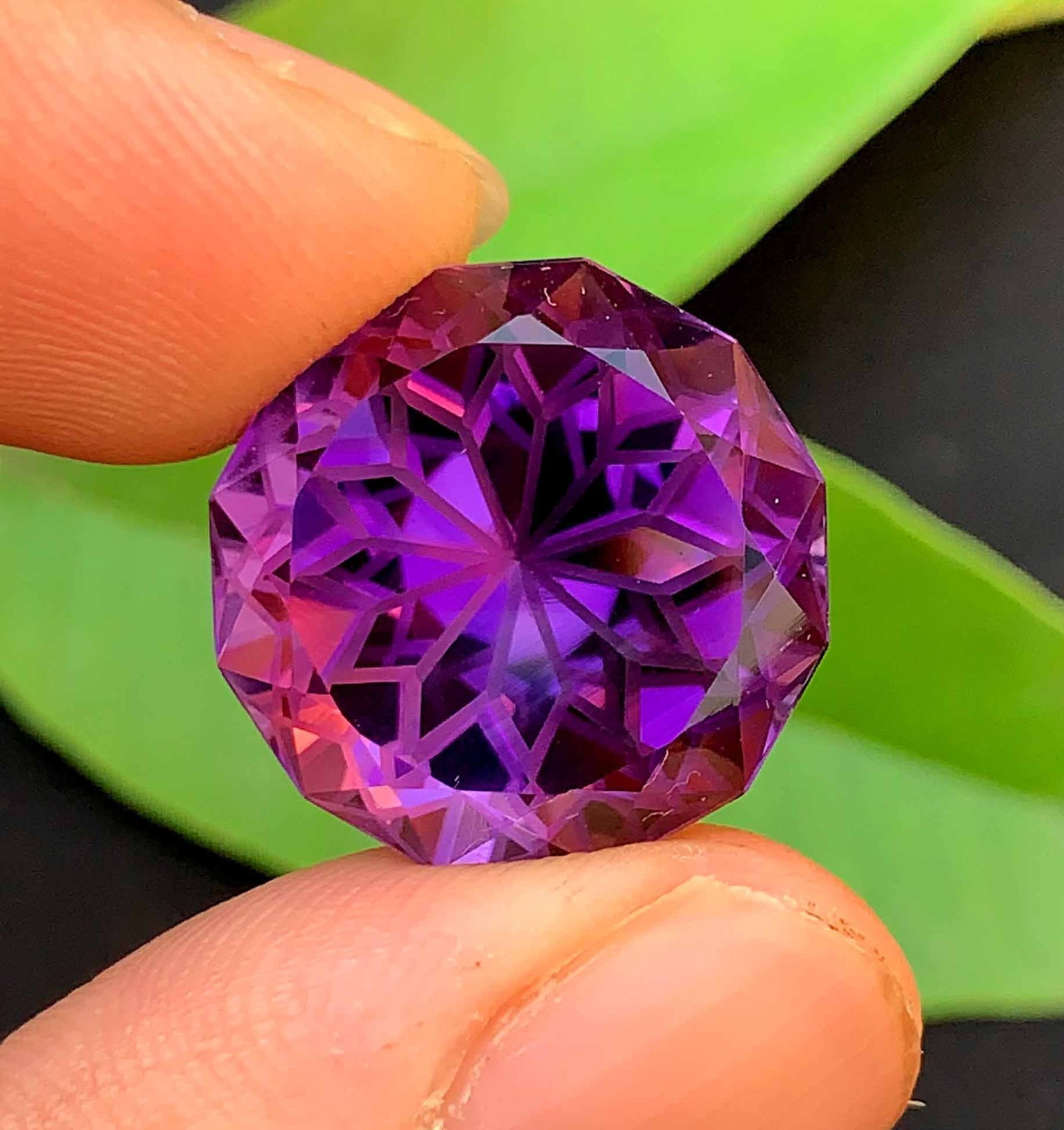 Flower Cut Amethyst Gemstone: Natural February Birthstone, 21.15 Carats: Highlights Supplies for making crafts Materials: Gemstone: Amethyst Carat weight: 21.15 Natural Amethyst Gemstone, Precision Flower Cut Amethyst Gemstone, Perfect Cut, Faceted Gemstone February