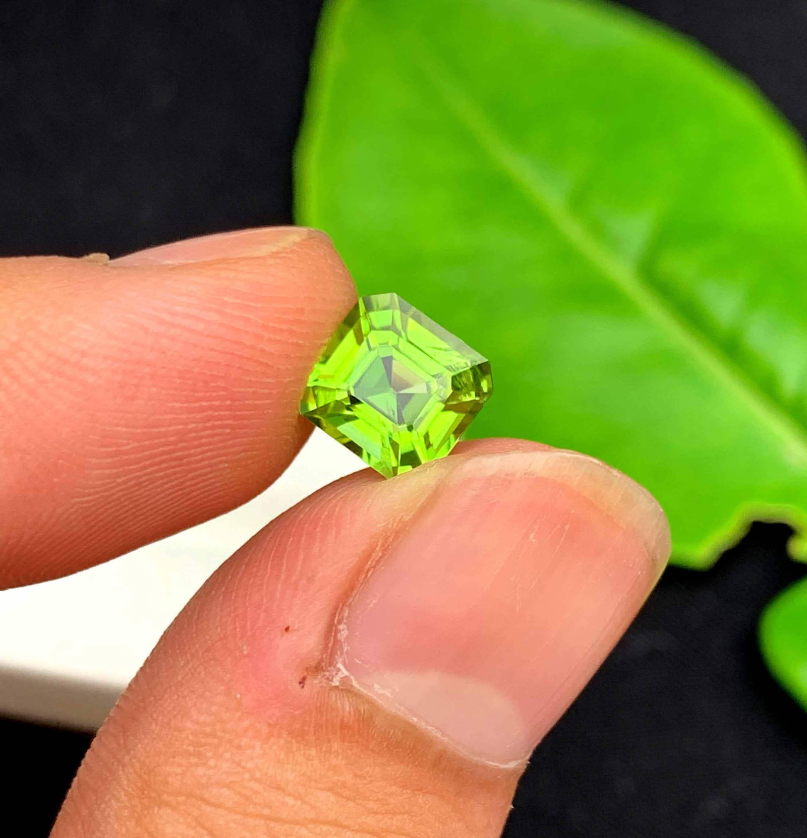 Natural Peridot Gemstone: 2.35 ct Asscher Cut, Pakistan - 4