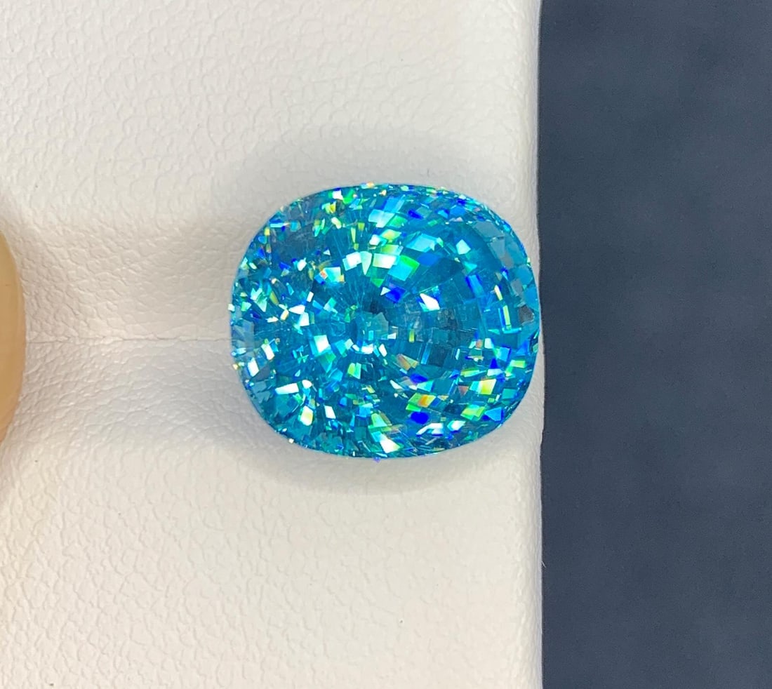 Cambodian Blue Zircon Gemstone : 13.93 CT Cushion Cut (1 of 4)