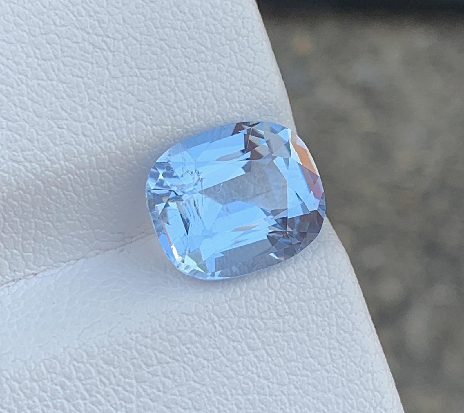 Santa Maria Aquamarine Gemstone: 3.60 CT Cushion Cut Beryl - 5