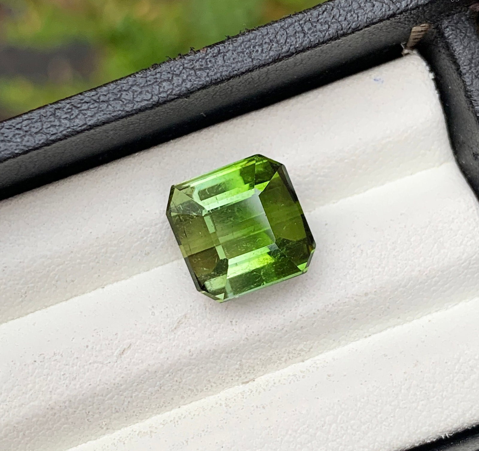 Shamrock Green Tourmaline Gemstone: 8.50 CT Faceted Asscher Cut - 2