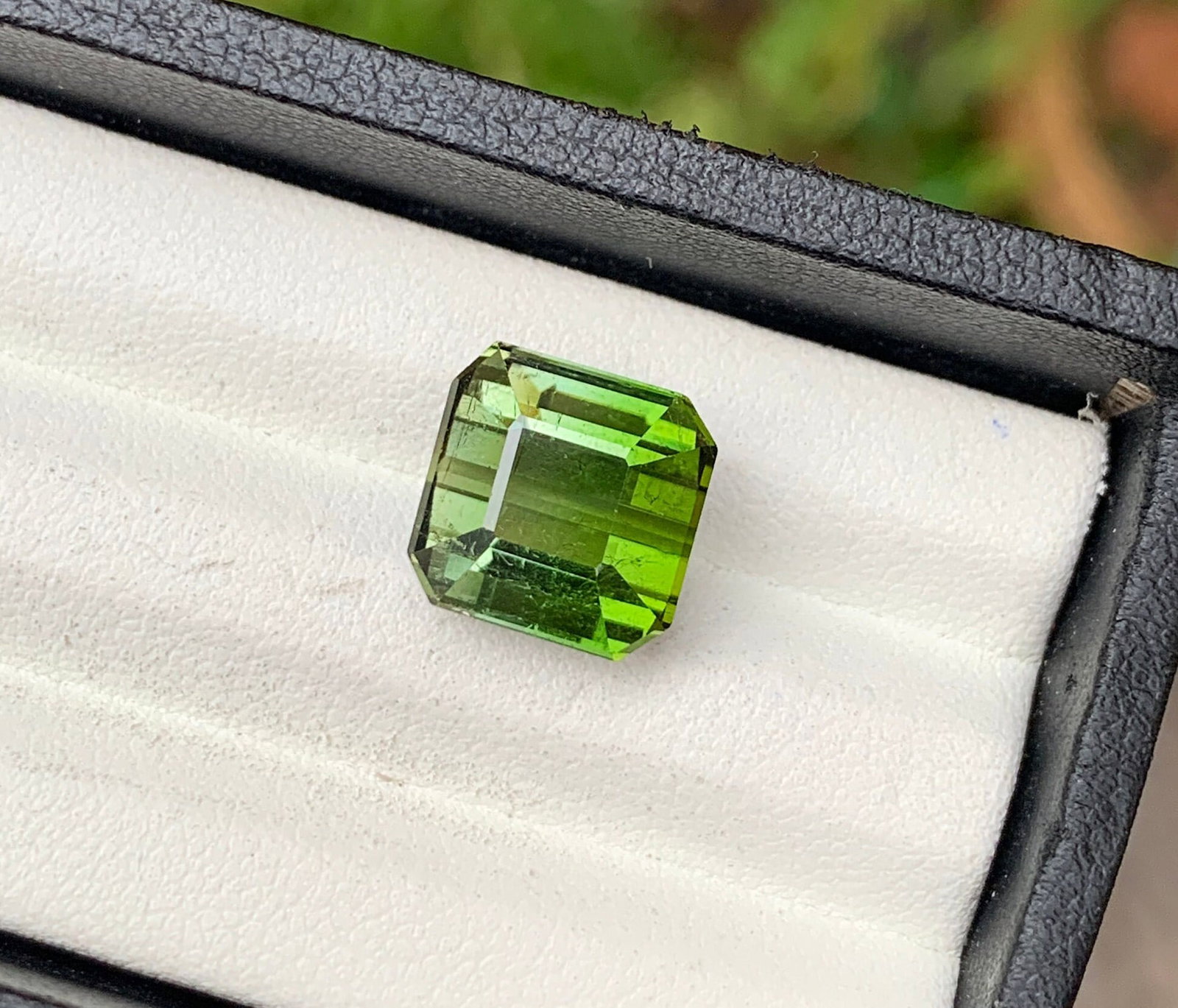 Shamrock Green Tourmaline Gemstone: 8.50 CT Faceted Asscher Cut - 6