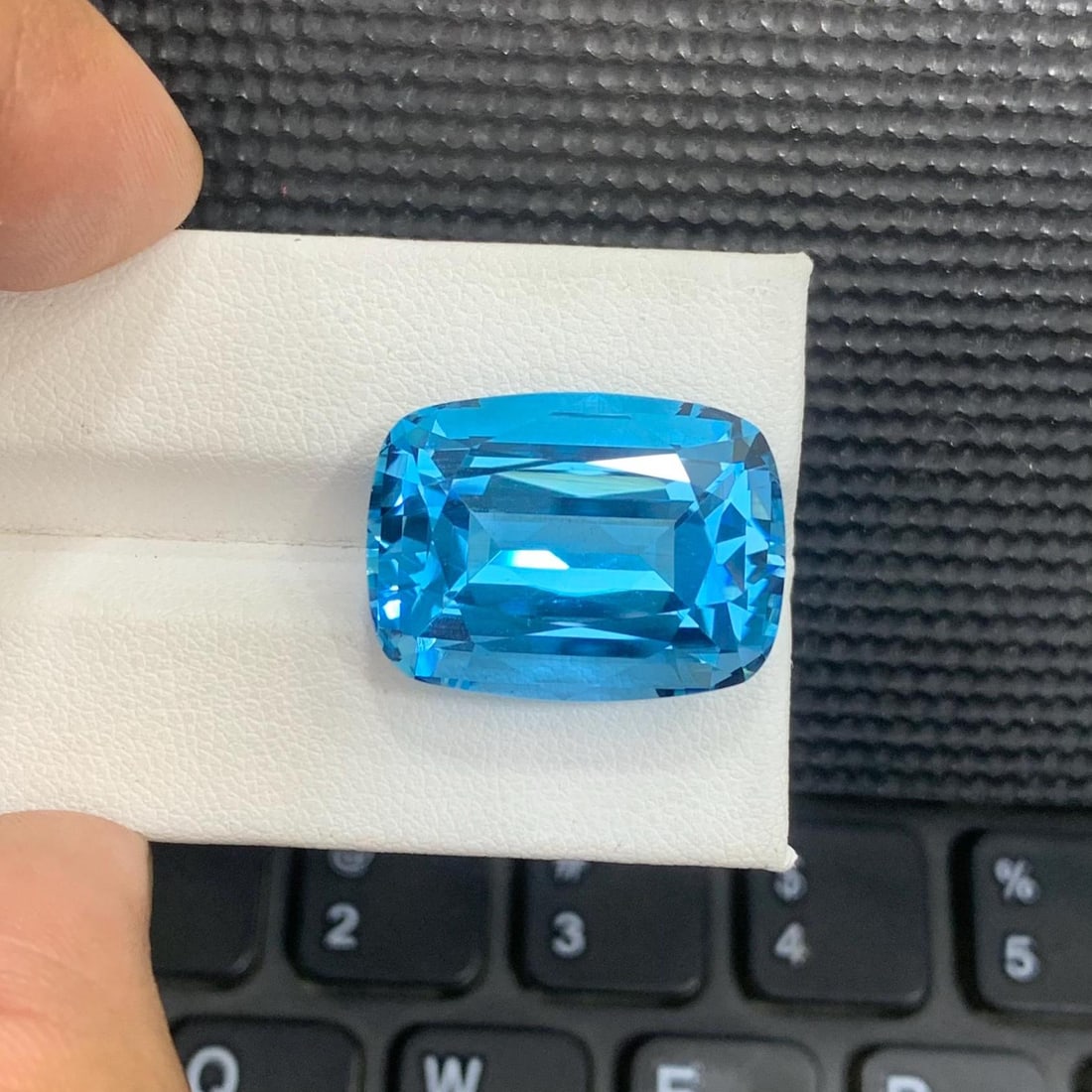 Swiss Blue Topaz Gemstone Step Cushion Cut Jewellry Making - 37.58 Carat (1 of 8)