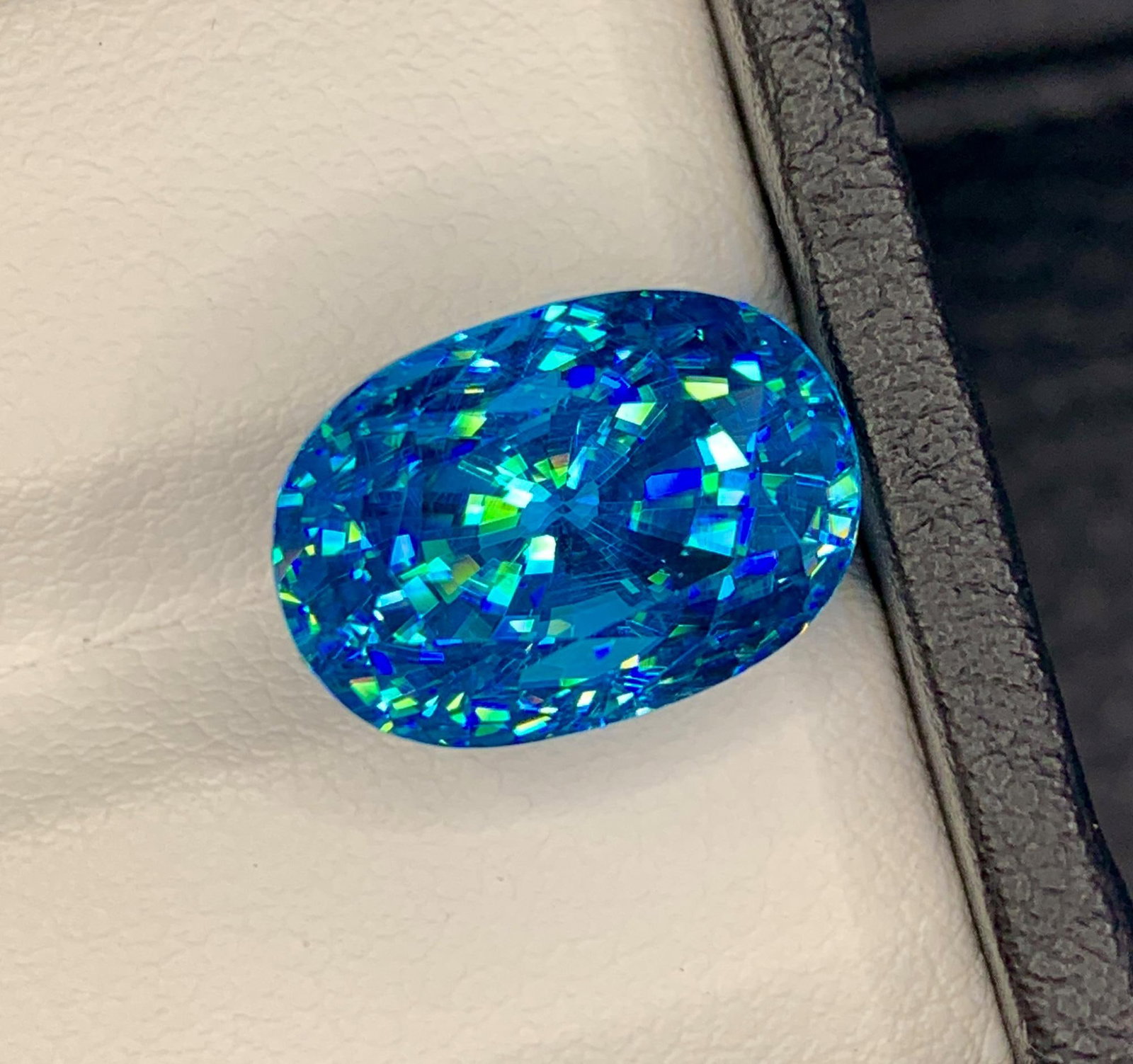 Natural Cambodia Blue Zircon 18.54 Carat Loose Gemstone - Large Faceted Blue Zircon for Ring Pendant - 5