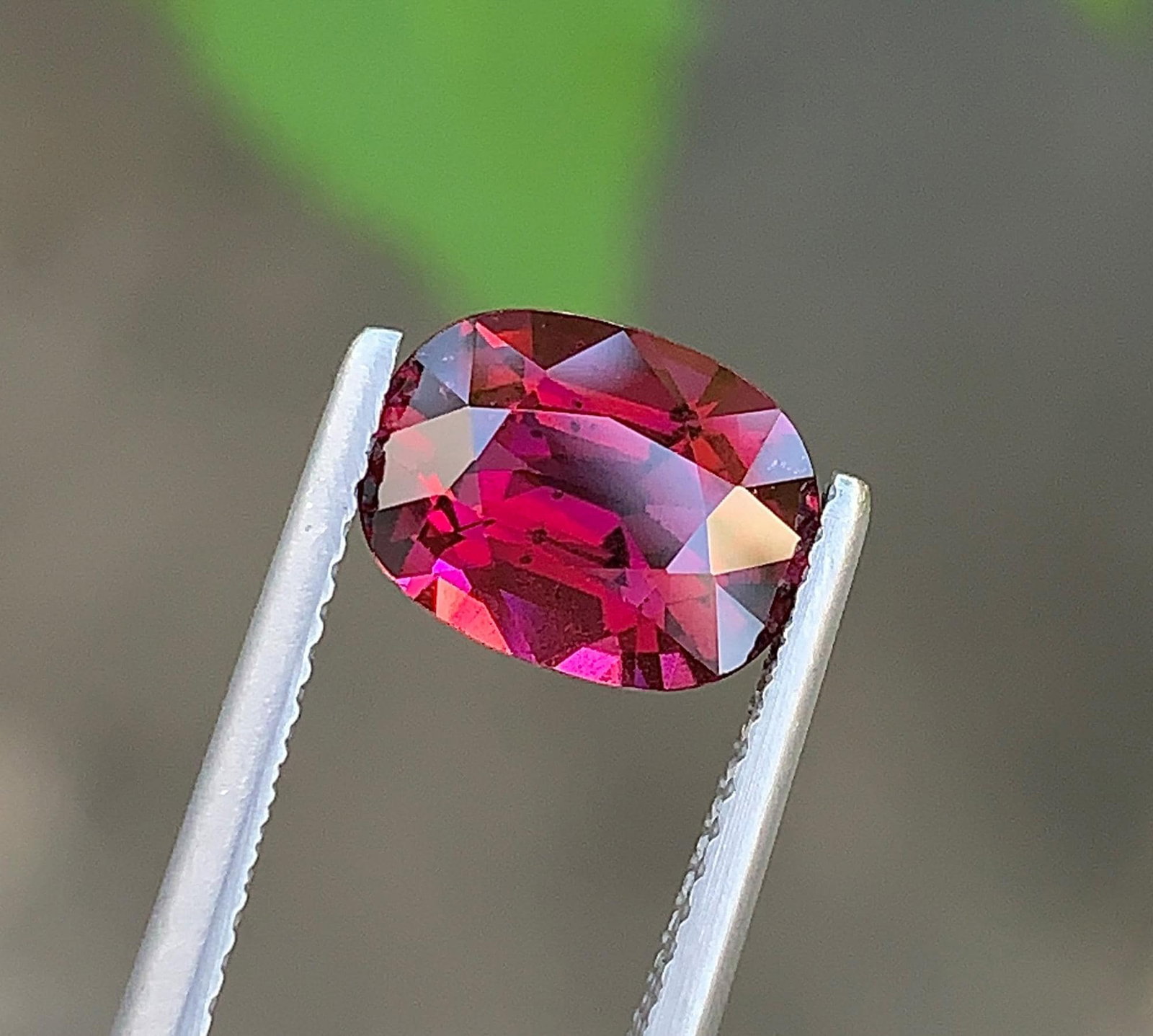 Tanzania Natural Pinkish Red Garnet Gemstone: 2.75 Carat Faceted For Ring - 3