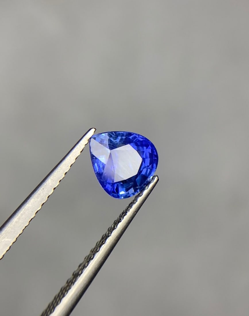 Ceylon Blue Sapphire Gemstone: 1.50 Ct Pear Cut, Heated - 4