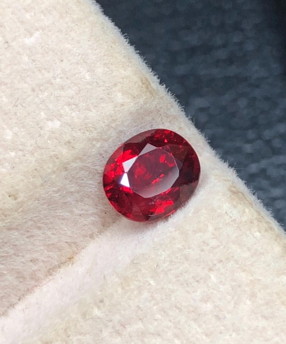 Burma Intense Blood Red Spinel Oval Cut Gemstone For Wedding Jewelry- 0.910 Carat - 2