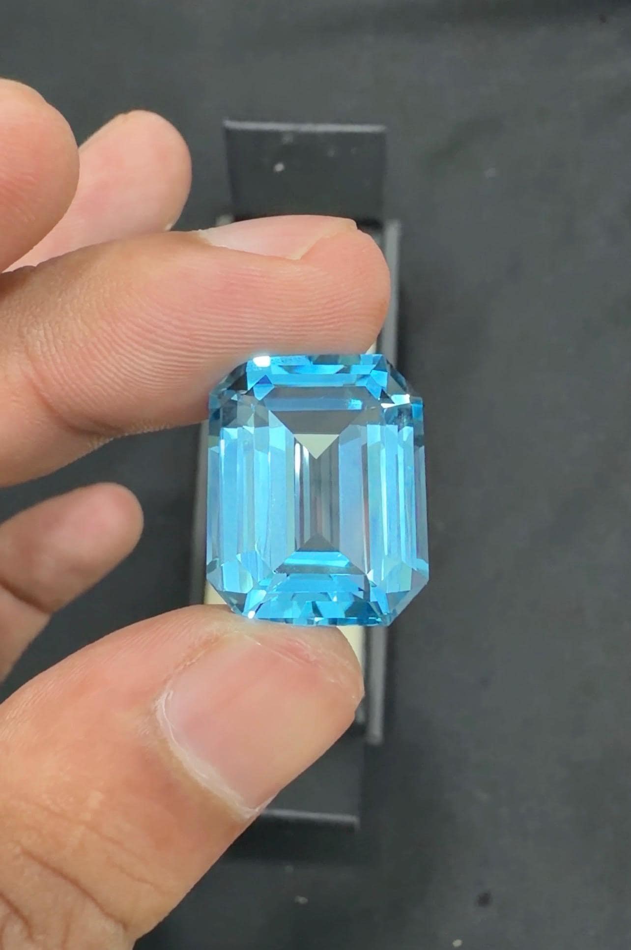 23.15 Carat Emerald Cut Swiss Blue Topaz Gemstone - 10