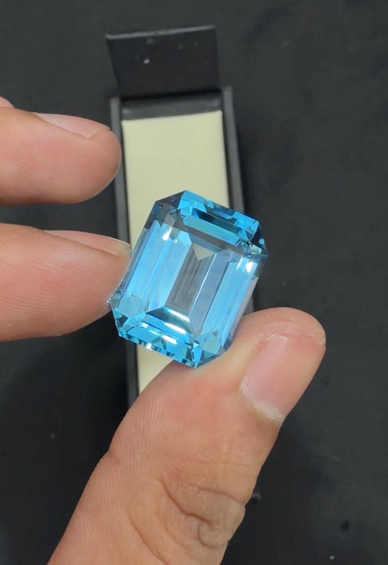 23.15 Carat Emerald Cut Swiss Blue Topaz Gemstone (1 of 11)