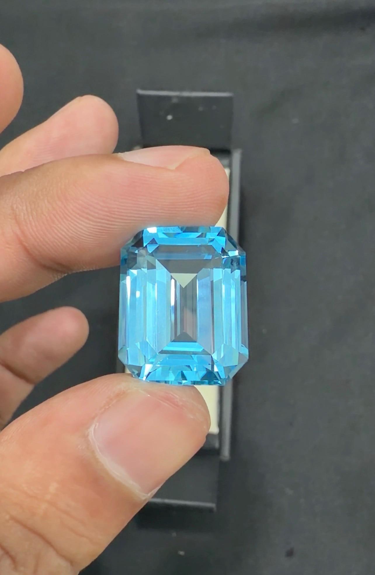 23.15 Carat Emerald Cut Swiss Blue Topaz Gemstone - 3