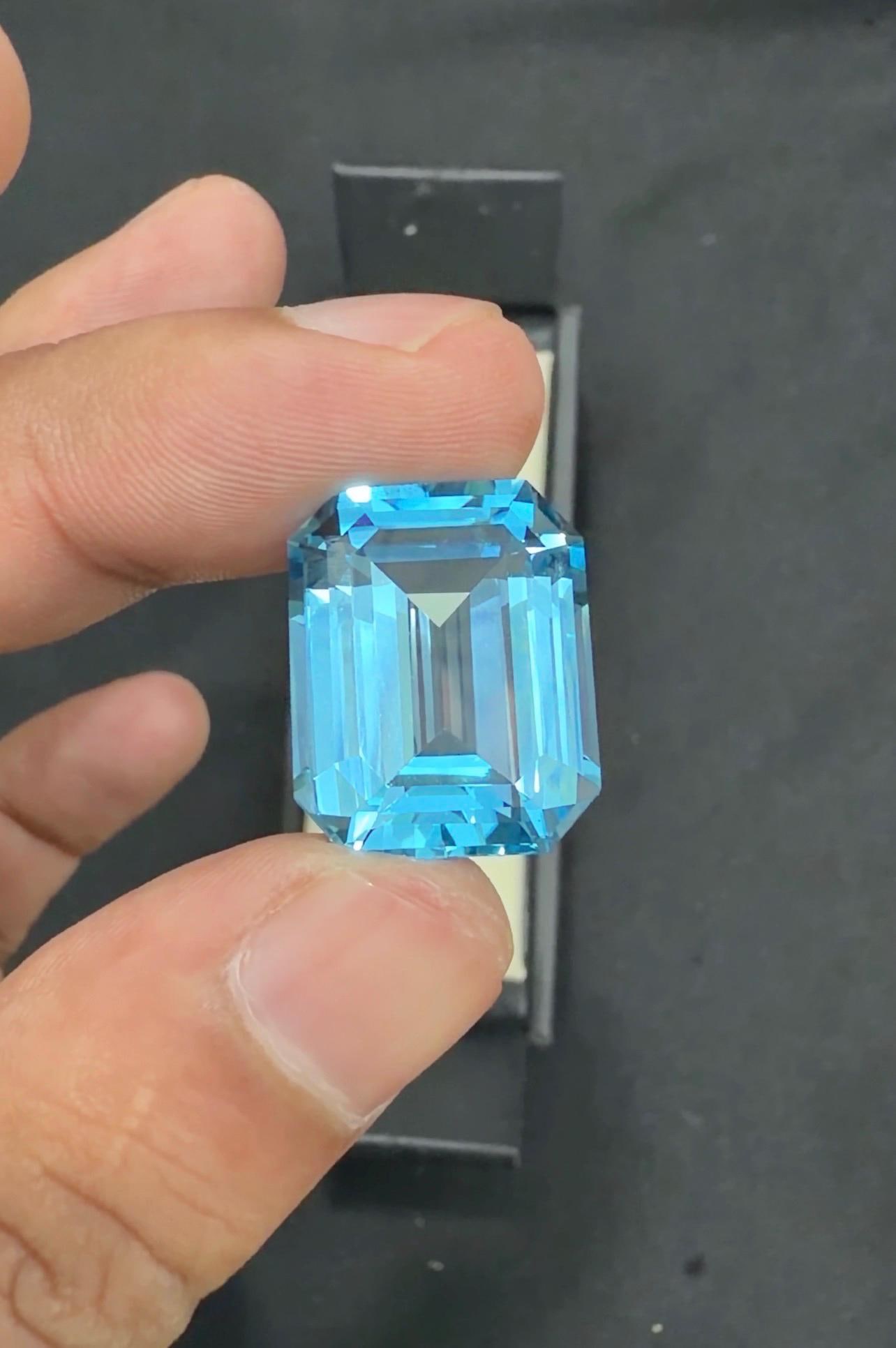 23.15 Carat Emerald Cut Swiss Blue Topaz Gemstone - 6