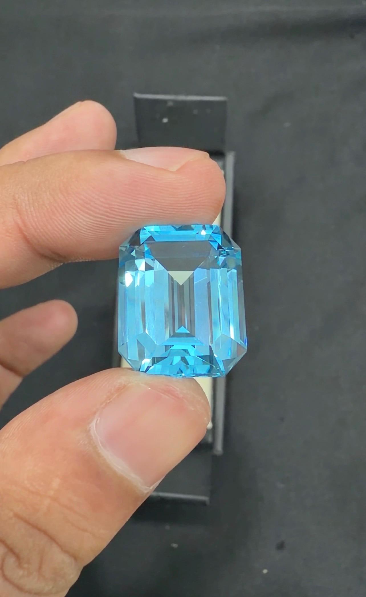 23.15 Carat Emerald Cut Swiss Blue Topaz Gemstone - 7