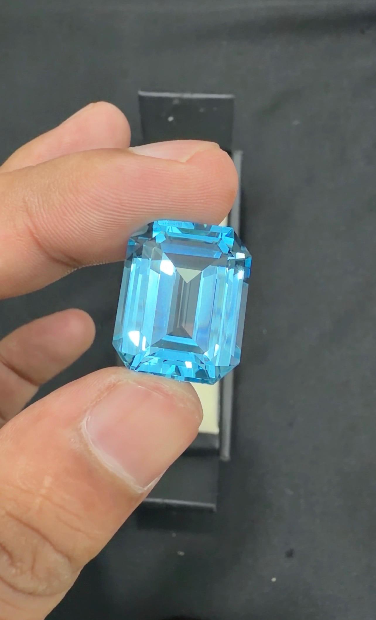 23.15 Carat Emerald Cut Swiss Blue Topaz Gemstone - 8