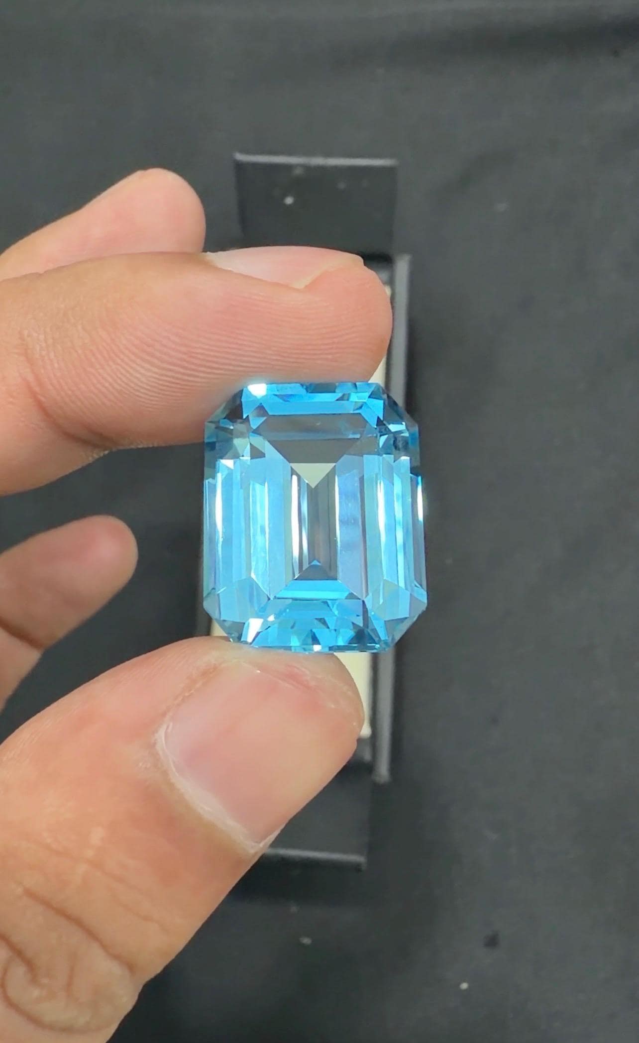 23.15 Carat Emerald Cut Swiss Blue Topaz Gemstone - 9