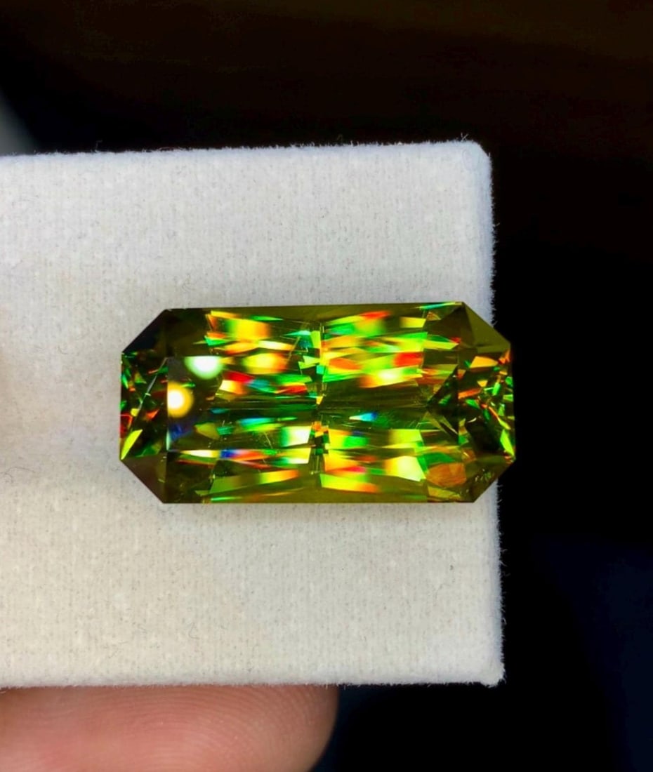 Natural Madagascar Sphene (Titanite) 17.00 Carat - Precision Cut Rainbow Fire Loose Gemstone - 3