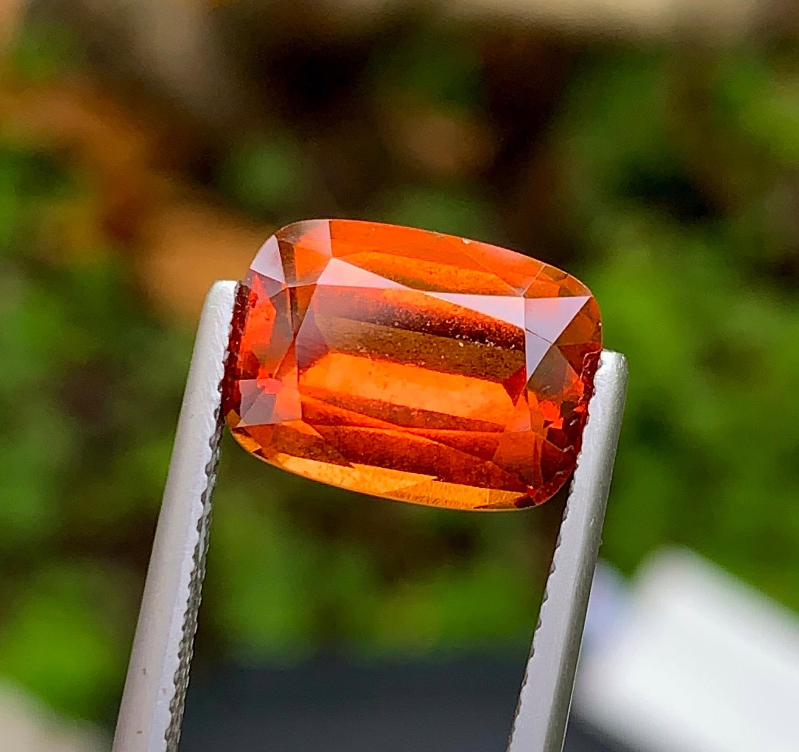 Natural Orange Grossular Garnet 4.84 Carat - Loose Garnet Gemstone for Ring Pendant Jewelry -: Discover the fiery beauty of this natural Reddish Orange Grossular Garnet gemstone weighing 4.84 carats. Featuring a rich blend of warm reddish-orange tones with excellent brilliance, this gemstone