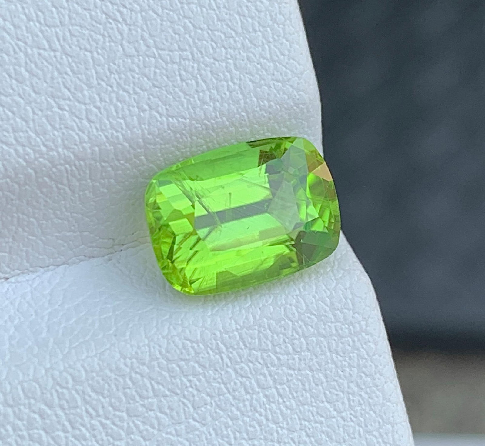 Cushion Cut Peridot Gemstone: Natural August Birthstone, Pakistan (3.36 carats) - 2
