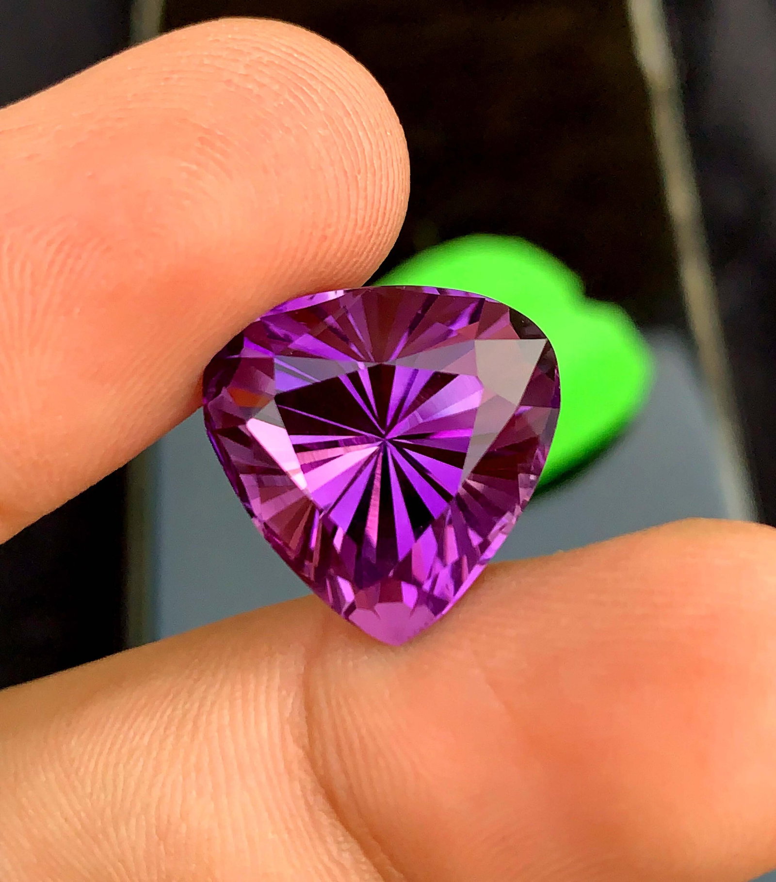 Pinkish Purple Amethyst Gemstone: 18.55 Carat Pear Cut for Jewelry - 2