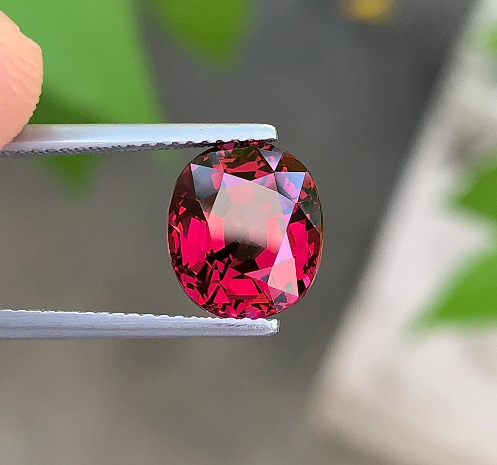 Tanzania Natural Rich Carmine Garnet Gemstone: 5.43 Carat Faceted For Ring - 3