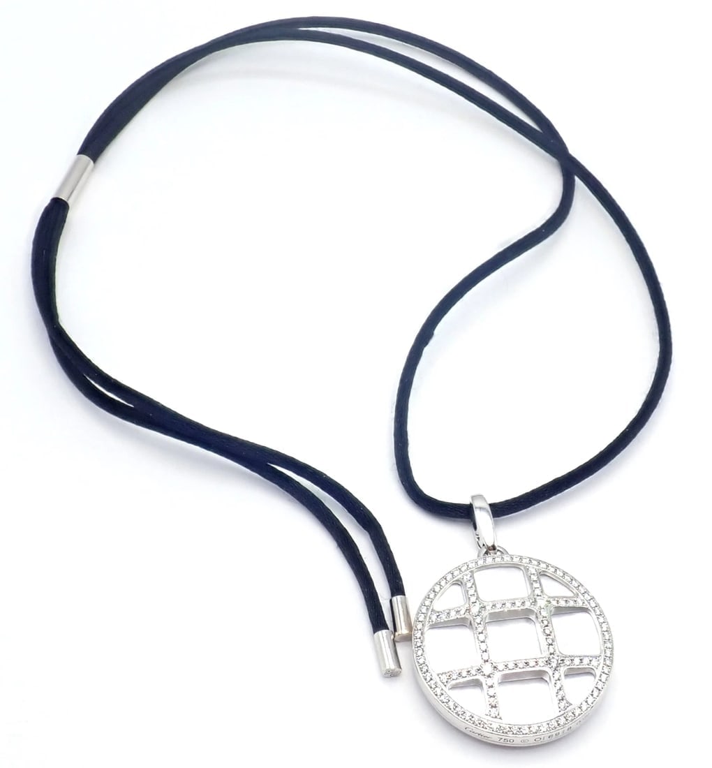 Cartier Pasha 18k White Gold Pave Diamond Mother Of Pearl Pendant Necklace: Cartier Pasha 18k White Gold Pave Diamond Mother Of Pearl Pendant Necklace About This Piece: Metal: 18k White Gold Pendant: 29mm x 40mm Weight: Stones: 32.2 grams Round Brilliant Cut Diamonds VS1 clar