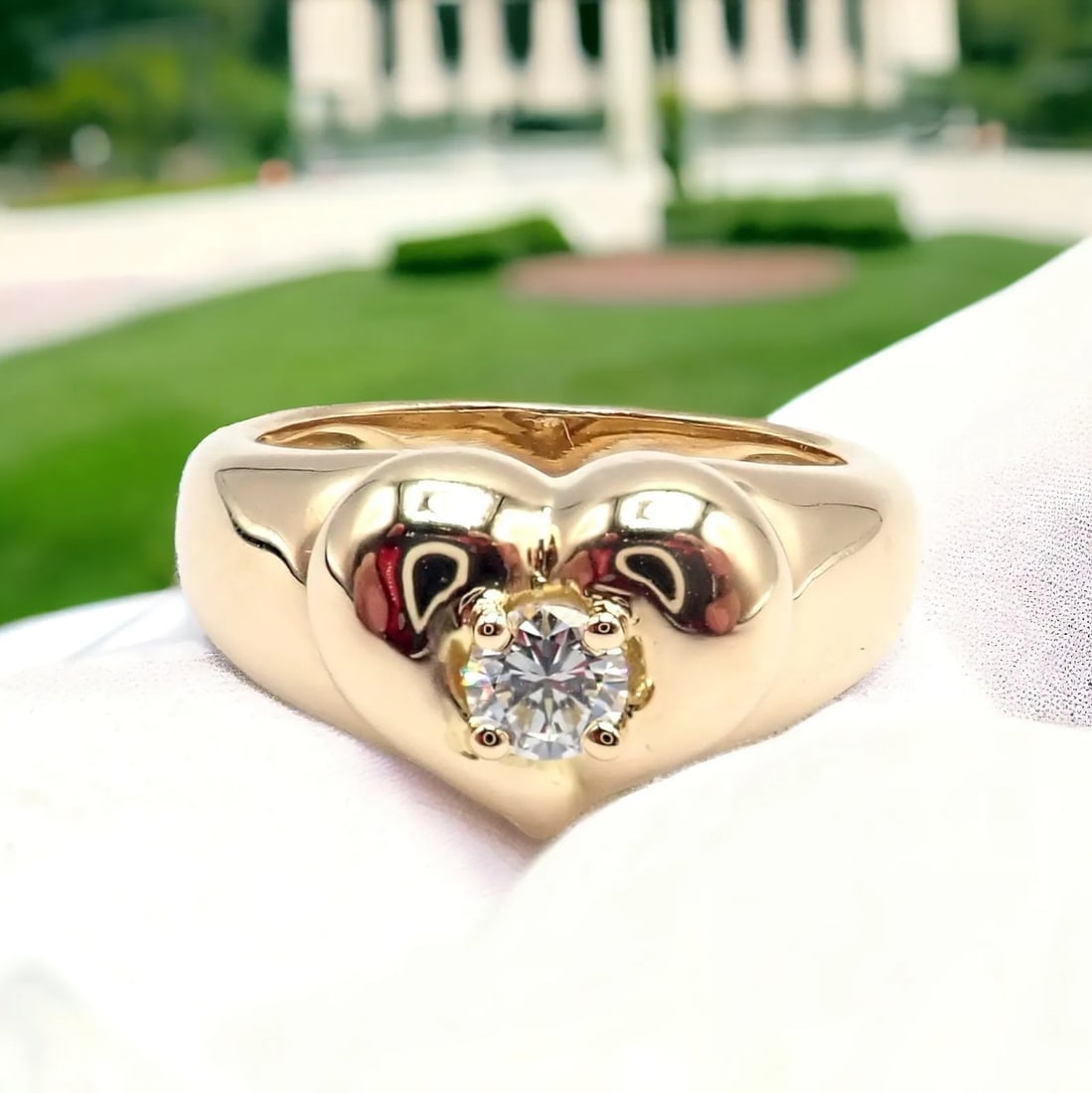Rare! Authentic Van Cleef & Arpels 18k Yellow Gold Diamond Heart Ring (1 of 8)