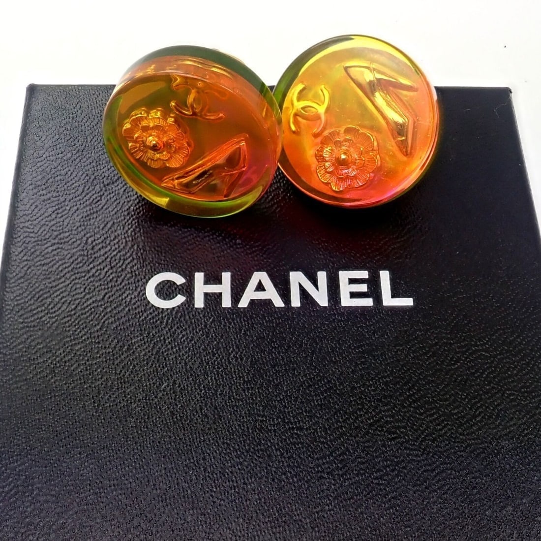 Rare! Vintage Chanel Paris France Holographic Logo Camellia Earrings 1997 Spring (1 of 11)
