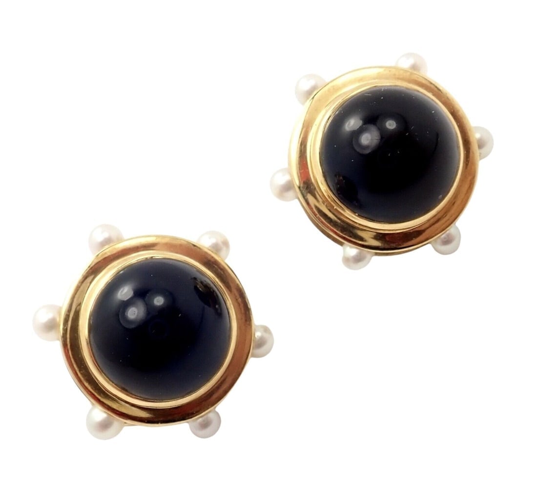 Vintage Authentic Rare Tiffany & Co. 18k Yellow Gold Pearl Onyx Earrings: Vintage Authentic Rare Tiffany & Co. 18k Yellow Gold Pearl Onyx Earrings Vintage Authentic Rare Tiffany & Co. 18k Yellow Gold Pearl Onyx Earrings Product Description About This Piece: Metal: 18k Yello