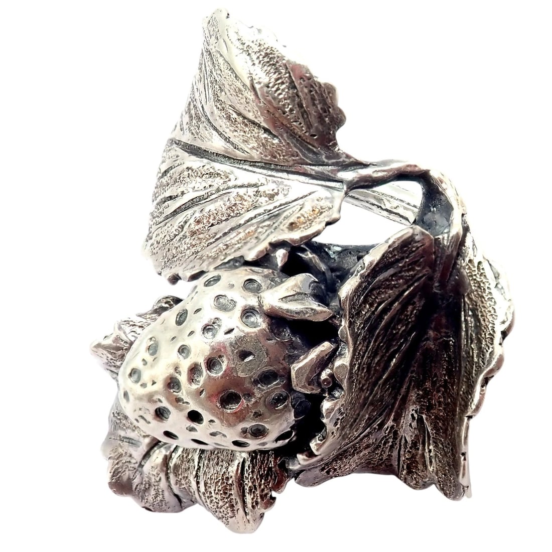 Rare! Vintage Mario Buccellati Silver Strawberry Leaf Branch Ring Sz 7: Rare vintage Mario Buccellati sterling silver strawberry ring featuring exquisitely sculpted leaves and lifelike berry detailing. Handcrafted in Italy, this collectible statement piece showcases Bucce