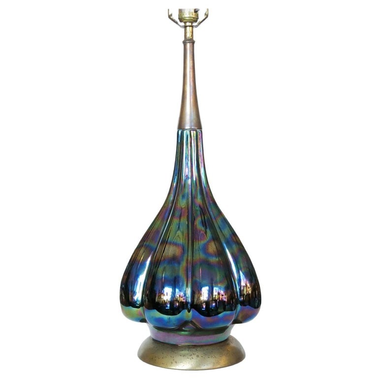 Mid-century Iridized Art Glass Table Lamp w/ Brass Base - 2