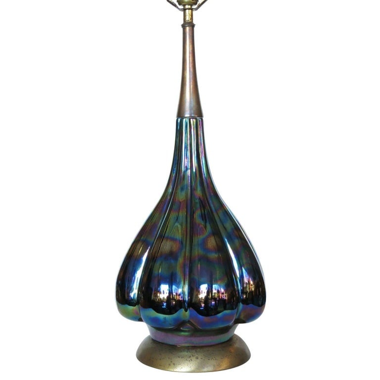 Mid-century Iridized Art Glass Table Lamp w/ Brass Base - 3