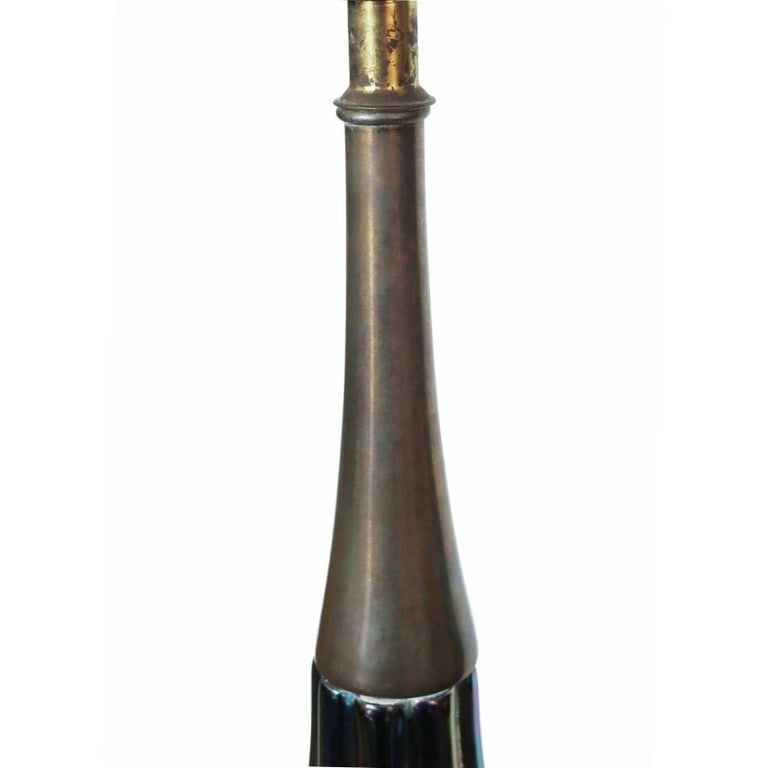 Mid-century Iridized Art Glass Table Lamp w/ Brass Base - 4