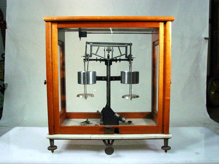 1960 Double-Deck Precision Analytical Balance by Galileo Sartorius in Glass Case - 3