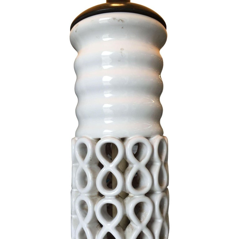 Large Mid Century Ceramic "Infinity" Table Lamp w/ Shade by James Mont - 7