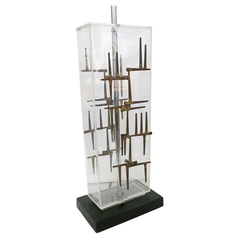 Brutalist Nail Sculptural Lucite Table Lamp by Laurel - 2