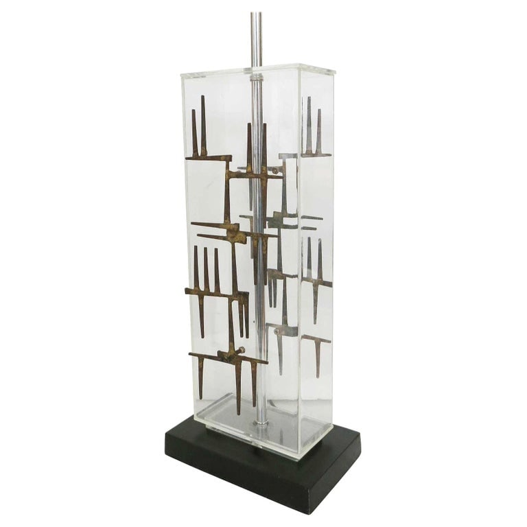 Brutalist Nail Sculptural Lucite Table Lamp by Laurel - 4