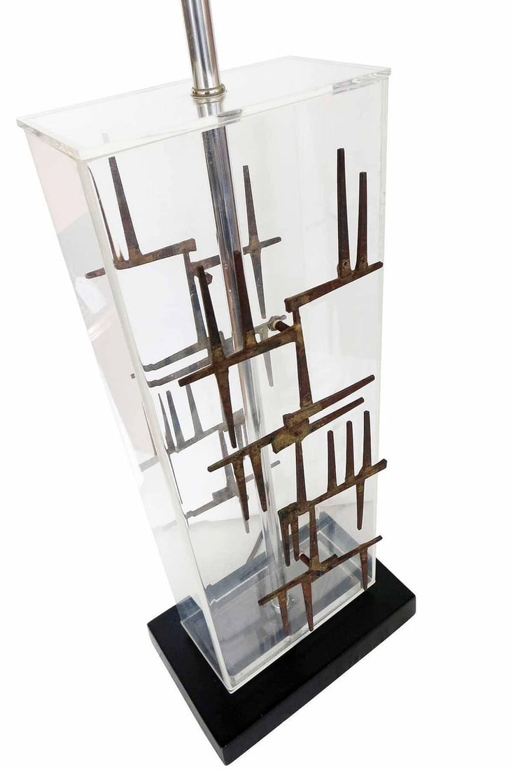 Brutalist Nail Sculptural Lucite Table Lamp by Laurel - 5
