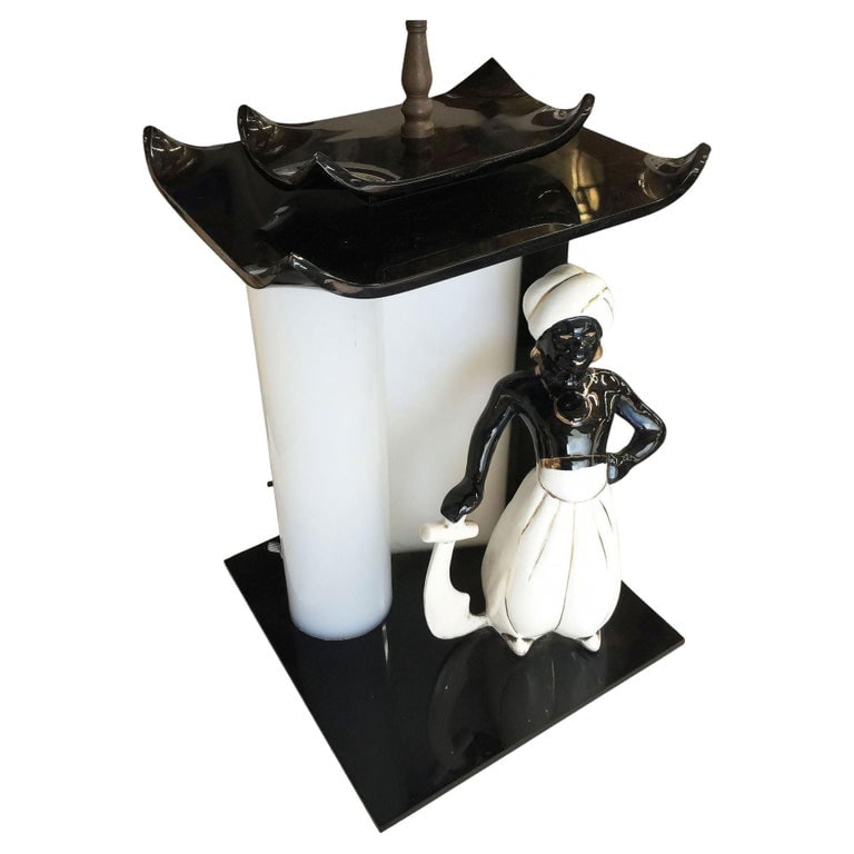 Midcentury Arabian Inspired Lucite Sculptural Lamp by Moss - 2