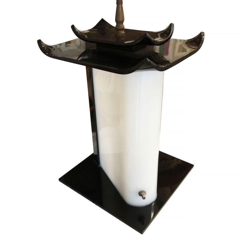 Midcentury Arabian Inspired Lucite Sculptural Lamp by Moss - 5