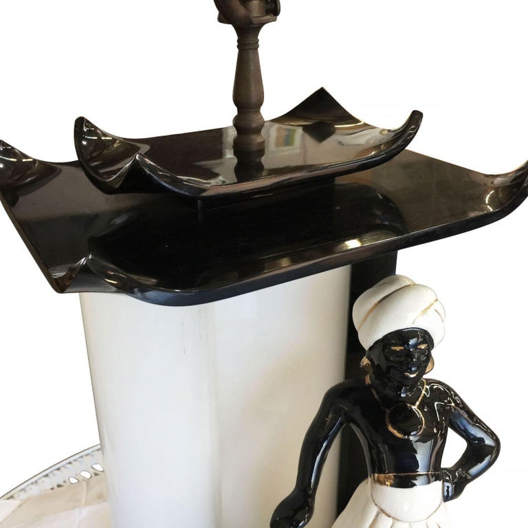 Midcentury Arabian Inspired Lucite Sculptural Lamp by Moss - 7