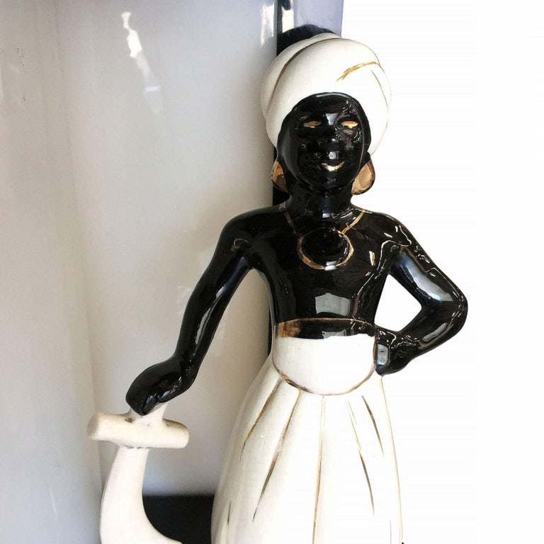 Midcentury Arabian Inspired Lucite Sculptural Lamp by Moss - 9