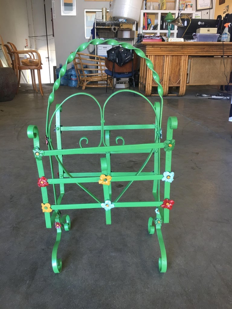 Wrought Iron Heart Floral Accent Magazine Stand - 4
