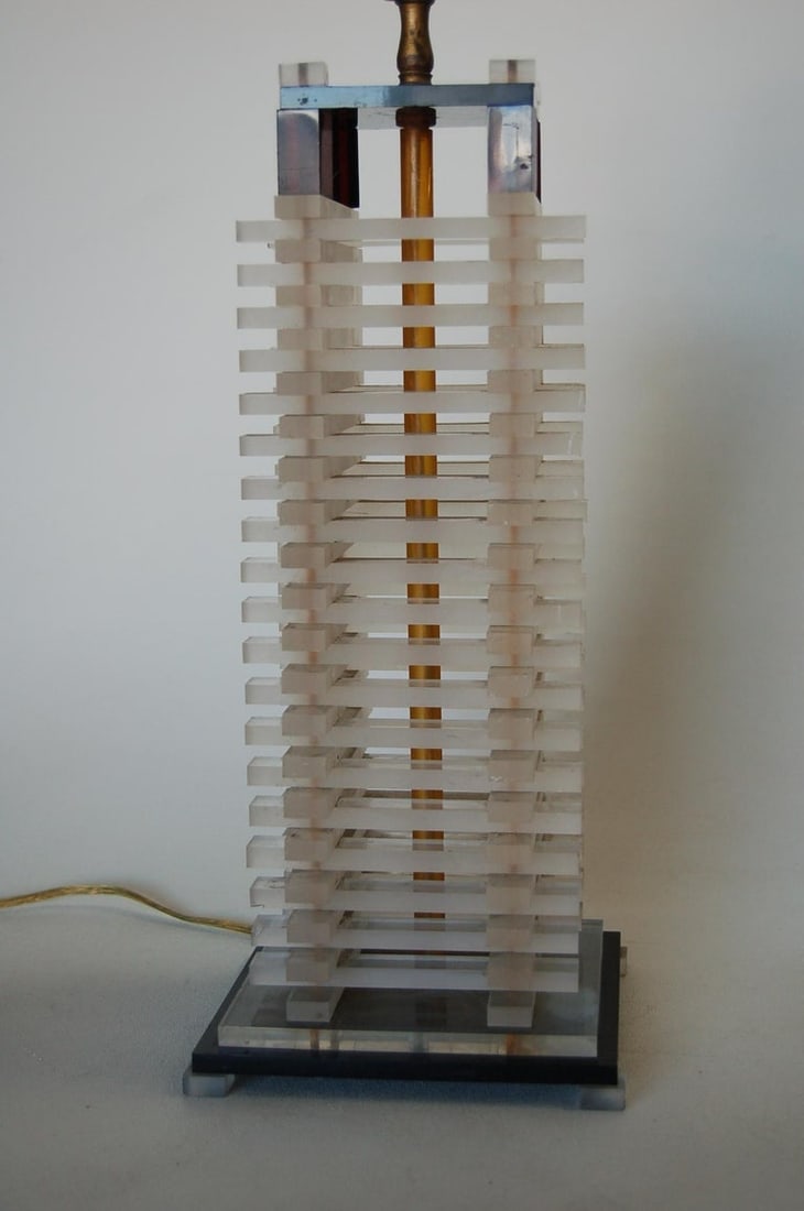 Bespoke Mid-century Stacked Lucite Lincoln Log Table Lamp - 5