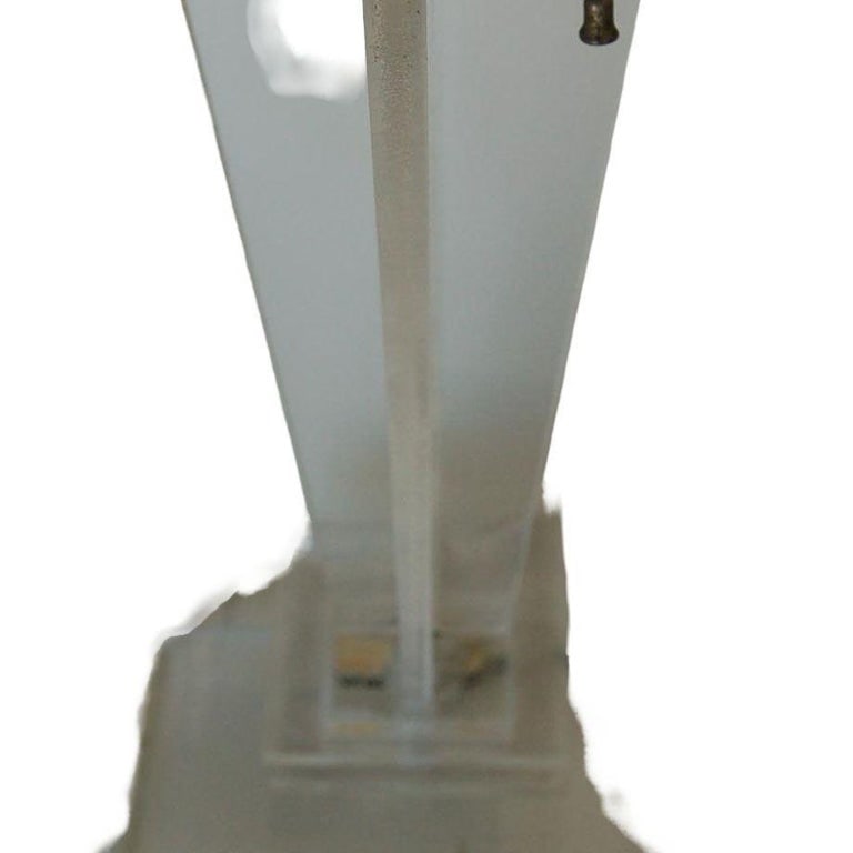 Modernist Clear Lucite Table Lamp by Moss - 4
