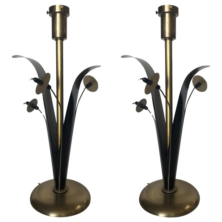 Pair of Mid-century Brass and Black Metal Willow Table Lamps (1 of 11)